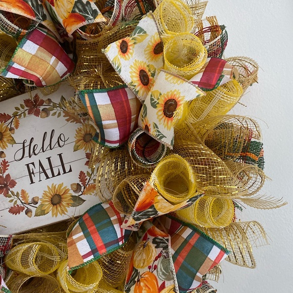 Fall Wreath Hello Fall Hand Crafted - Picture 5 of 5